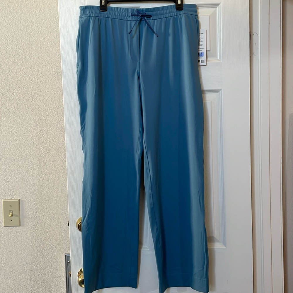 Lululemon women’s Straight leg pant